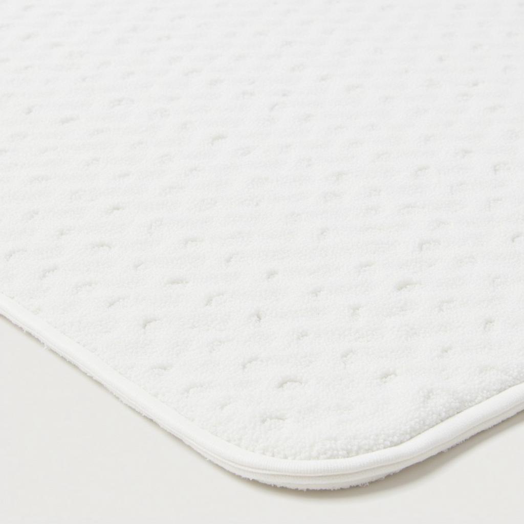 Soft and absorbent Zara Home cotton bath rug