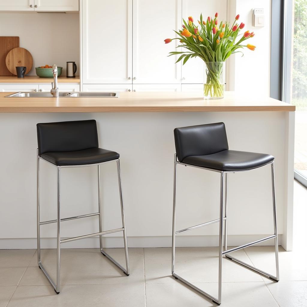 Zara Home Sillas at a Kitchen Island